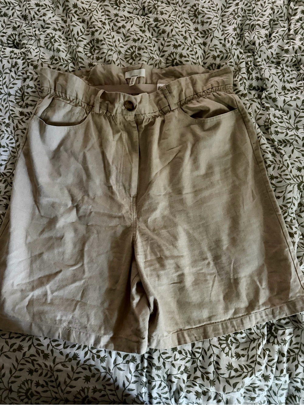 Women’s high waisted paper bag linen shorts
